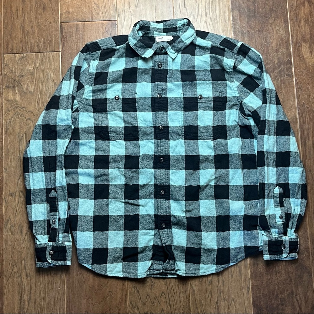 Checkered Cyan Blue and Black Sonoma Men’s Flannel – Size Large